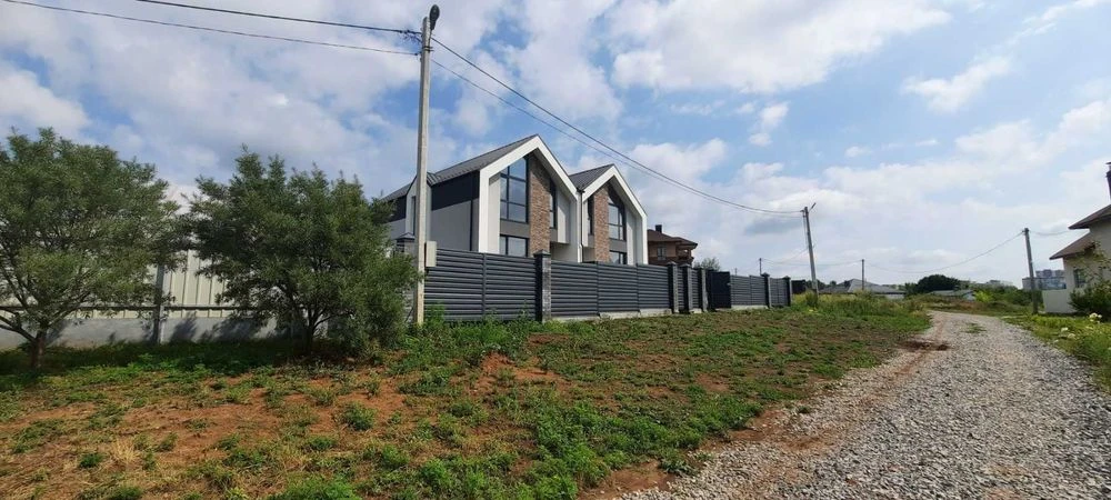 Продам стильний будинок-дуплекс з дизайнерським ремонтом