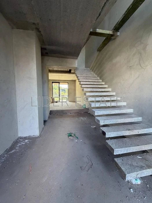 Продаж сучасних таунхаусів площею 173м2 та 178м2 | вул. Міжг
