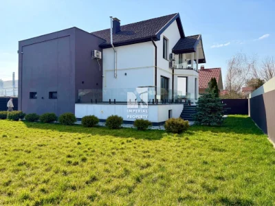 Продаж стильного газифікованого будинку в Ужгороді !
