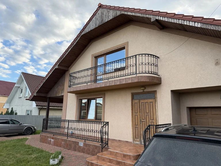 Продаж американки 4 кімнати,газ,гараж