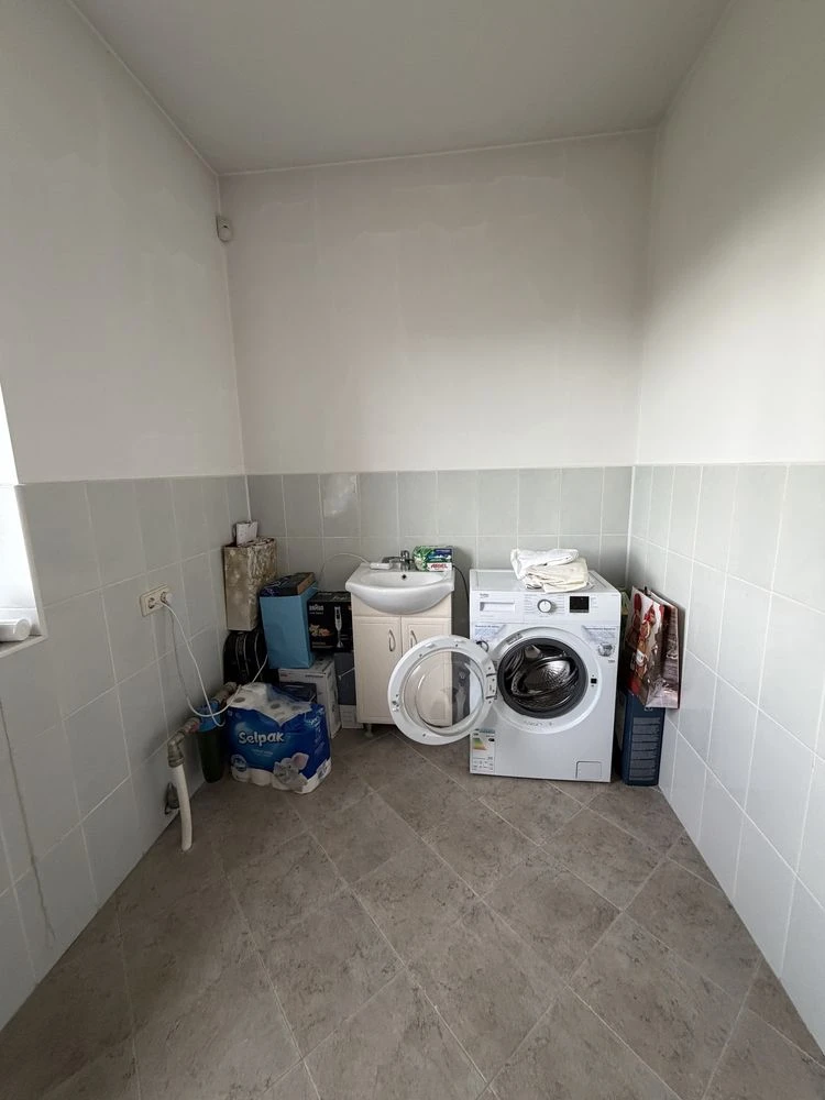 Продаж американки 4 кімнати,газ,гараж