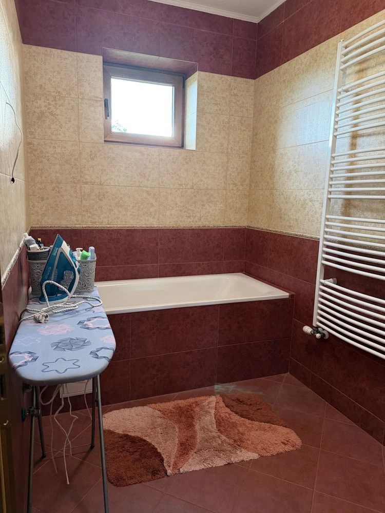 Продаж американки 4 кімнати,газ,гараж