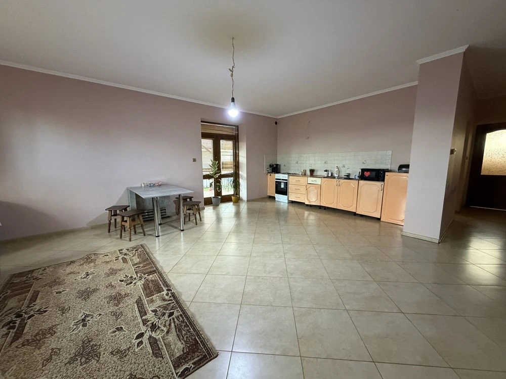 Продаж американки 4 кімнати,газ,гараж