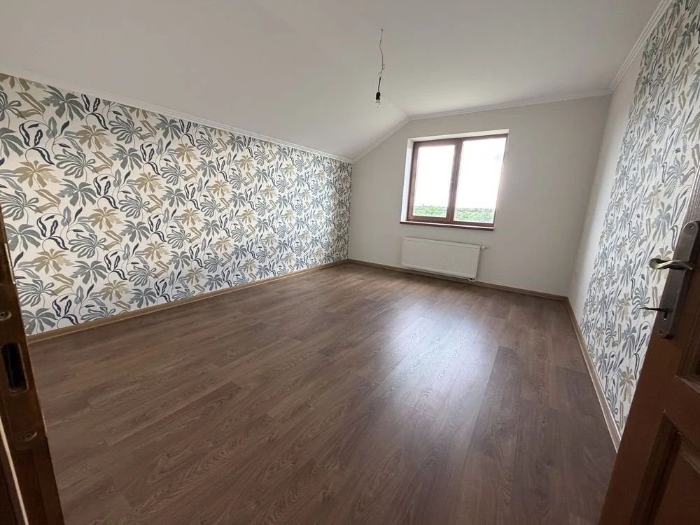 Продаж американки 4 кімнати,газ,гараж