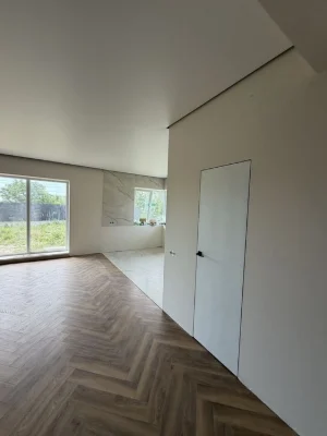 Продаж американки з великою ділянкою