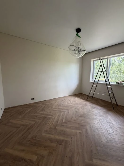 Продаж американки з великою ділянкою