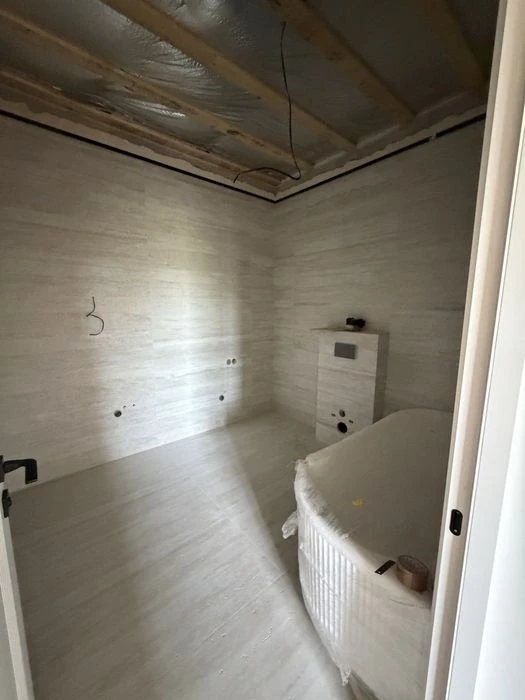 Продаж американки з великою ділянкою