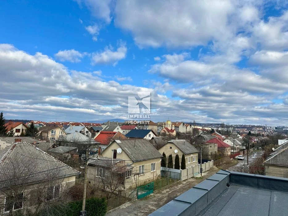 Продажа якісного котеджа по вул Загрська! Набережна 5 хв! Уж
