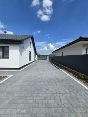 Сучасний БУДИНОК  141,4 м² з ремонтом для сім’ї  1 км. від У