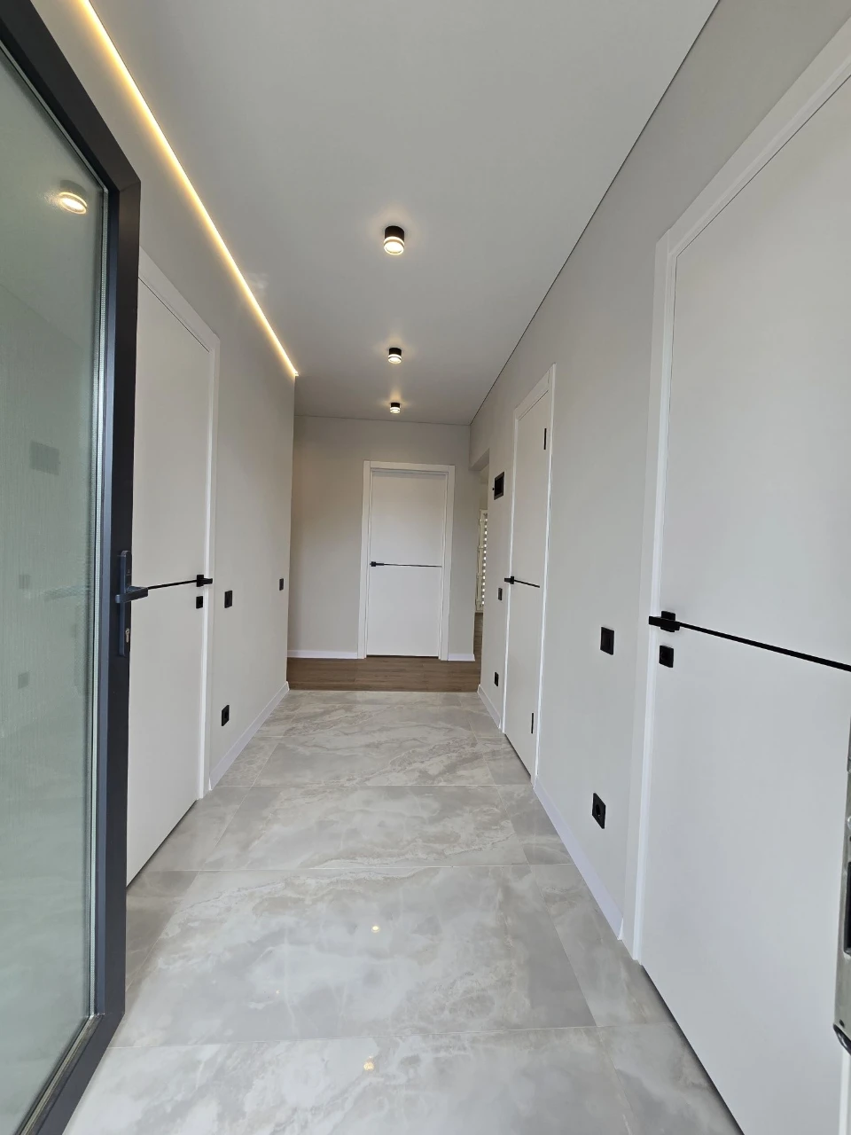 Сучасний БУДИНОК  141,4 м² з ремонтом для сім’ї  1 км. від У