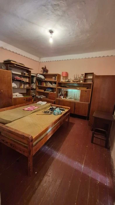 Будинок для РУКАСТИХ чоловіків.