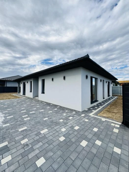 Продаж американки в Сторожниці (Чарда)