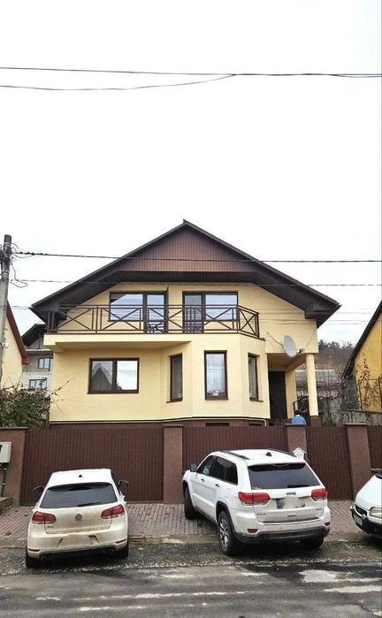 Приватний будинок в Ужгороді — простір, тиша, комфорт та авт