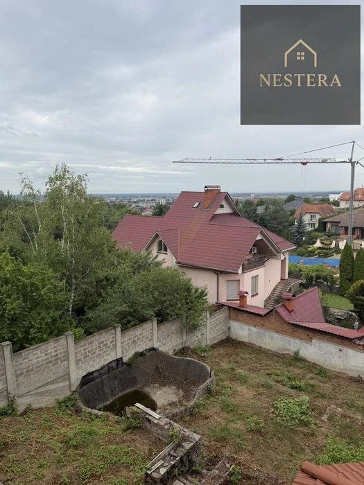 Продаж будинку в м. Ужгород , поруч з центром , приватний бу