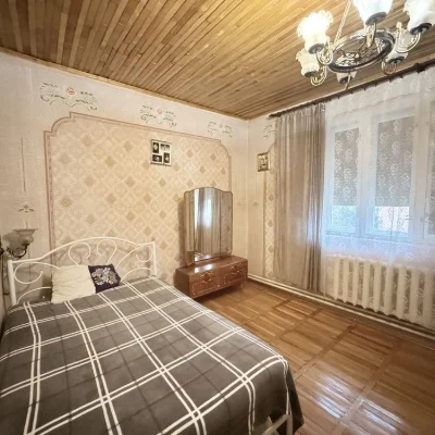 Будинок на Червениці з двома ділянками