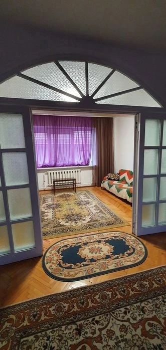 Великий будинок в престижному районі