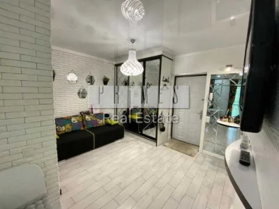1-room apartment for sale with furniture and appliances, Brooklyn residential complex, Ya st.