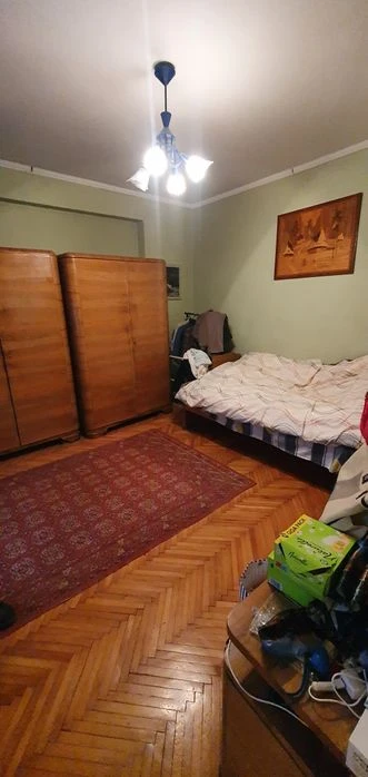 Великий будинок в престижному районі