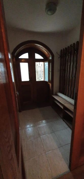 Великий будинок в престижному районі