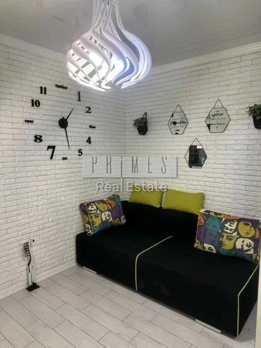 1-room apartment for sale with furniture and appliances, Brooklyn residential complex, Ya st.