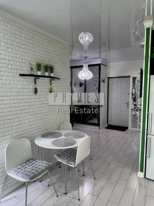 1-room apartment for sale with furniture and appliances, Brooklyn residential complex, Ya st.