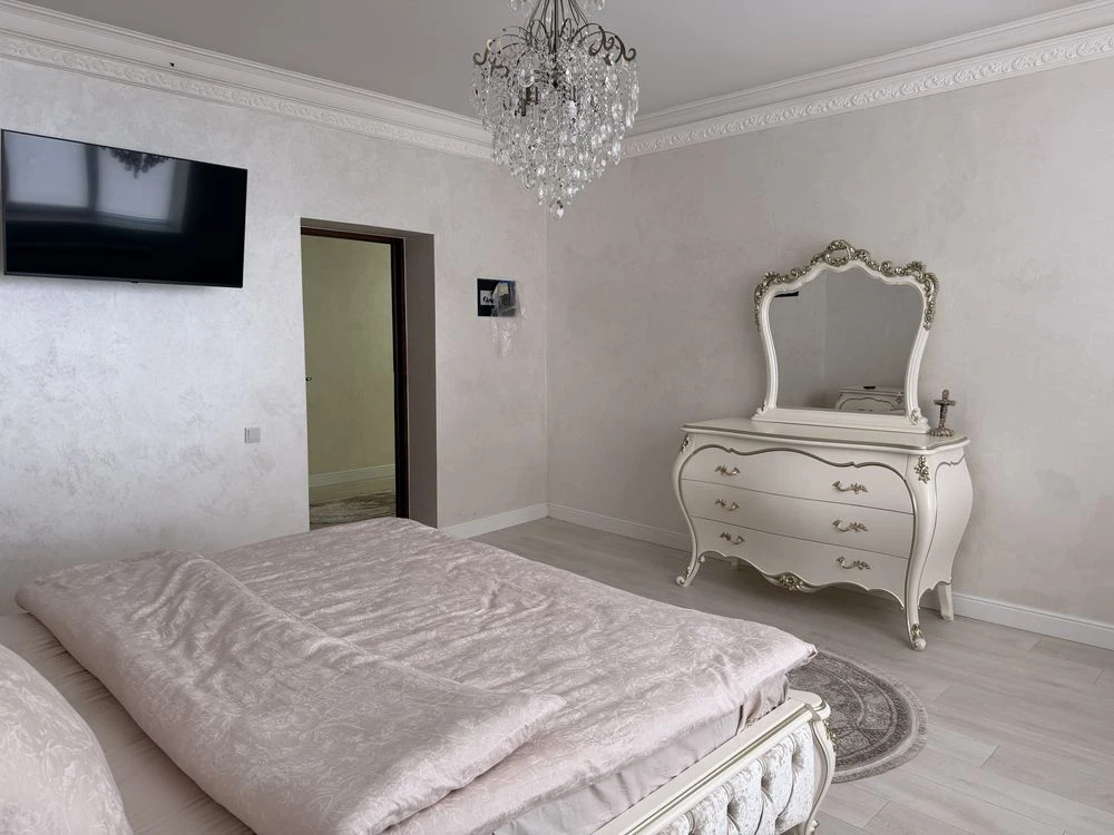 Продаж будинку ,з шикартним ремонтом /1000$ кв