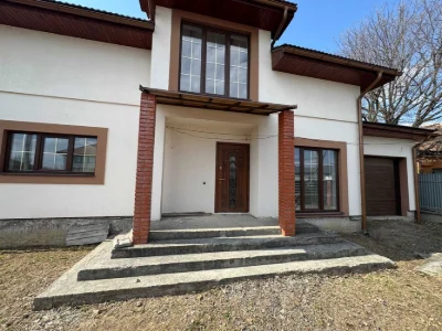 Продається новий дім, збудований по індивідуальному проекту!