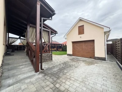 Без комісії/ Продам будинок  в Ужгороді/200 м2/5 сотих/Газов