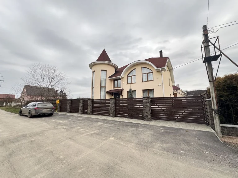 Продам Будинок/ Будинок на продаж/200м2/4-Кімнати/ 5 сотих /