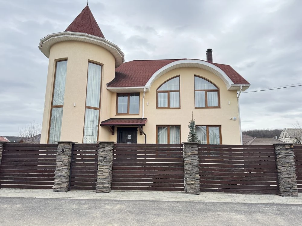 Продам Будинок/ Будинок на продаж/200м2/4-Кімнати/ 5 сотих /