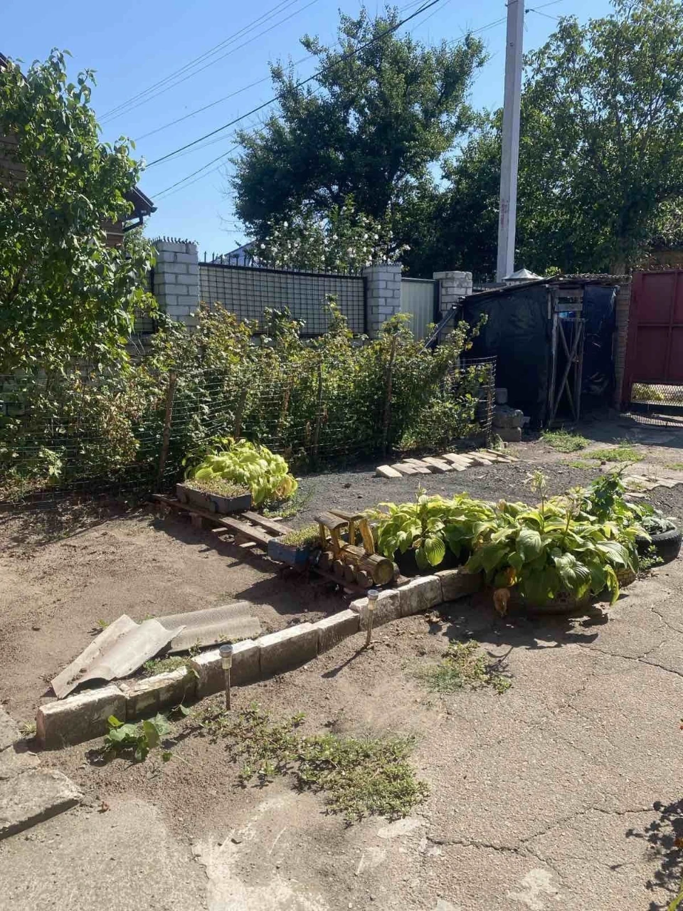 Продаж. 1/2 будинку в тихому центрі ( район Астри)