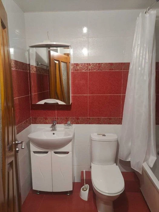 Таунхаус,район 13-ї школи ,площа будинку- 102м2  ,(ціна 1 м2