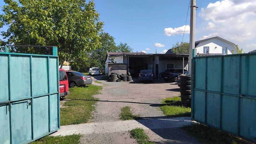 Будинок на 10 сотках з діючим бізнесом, р-н Юрія-Фарм (п3)