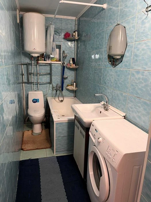 Продаж 1/2  будинка з гаражем в районі ТРЦДепо, ділянка прив