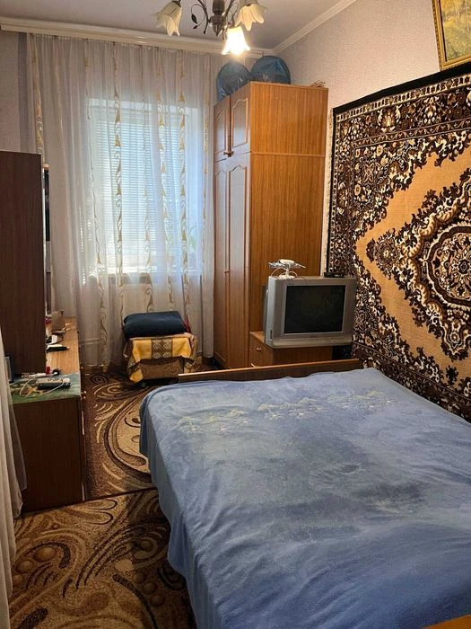 Продаж 1/2  будинка з гаражем в районі ТРЦДепо, ділянка прив