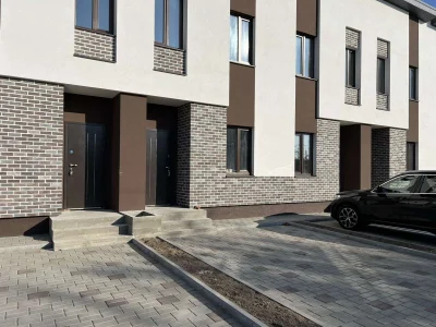 Продається сучасний таунхаус в середмісті Черкас. Галина