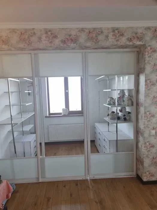*Продаж будинку 400м.кв. р-н "Казбет", тихий центр.