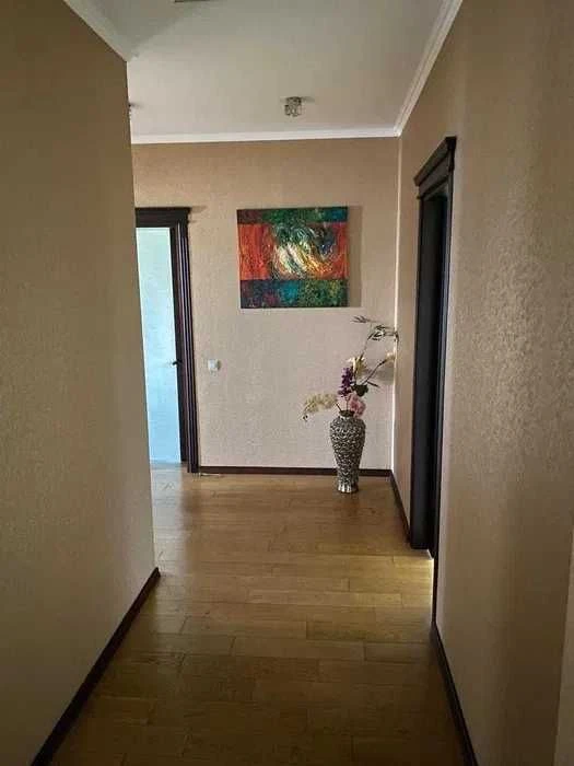 *Продаж будинку 400м.кв. р-н "Казбет", тихий центр.
