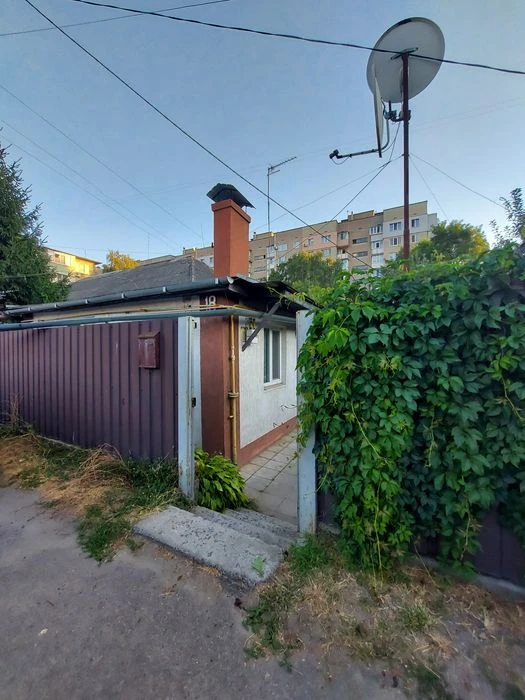 Продаж будинку біля 21 школи