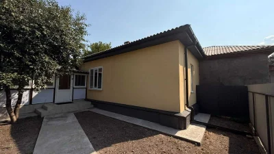 Продаж частини будинку в тихому центрі