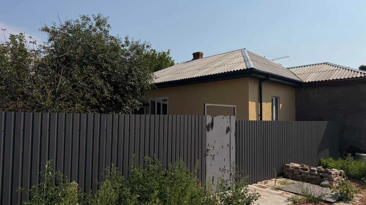 Продаж частини будинку в тихому центрі