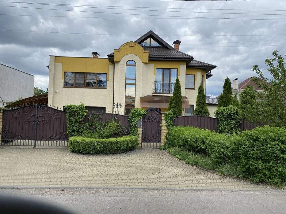 Продам будинок р-н Казбет, центр