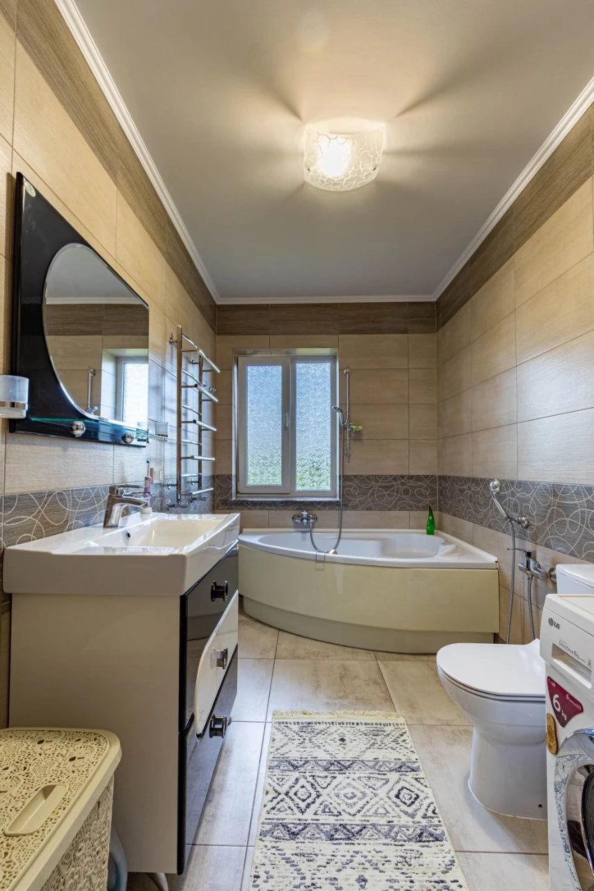 Продається  Будинок 125 м² з ремонтом | 20 соток | гараж | 5