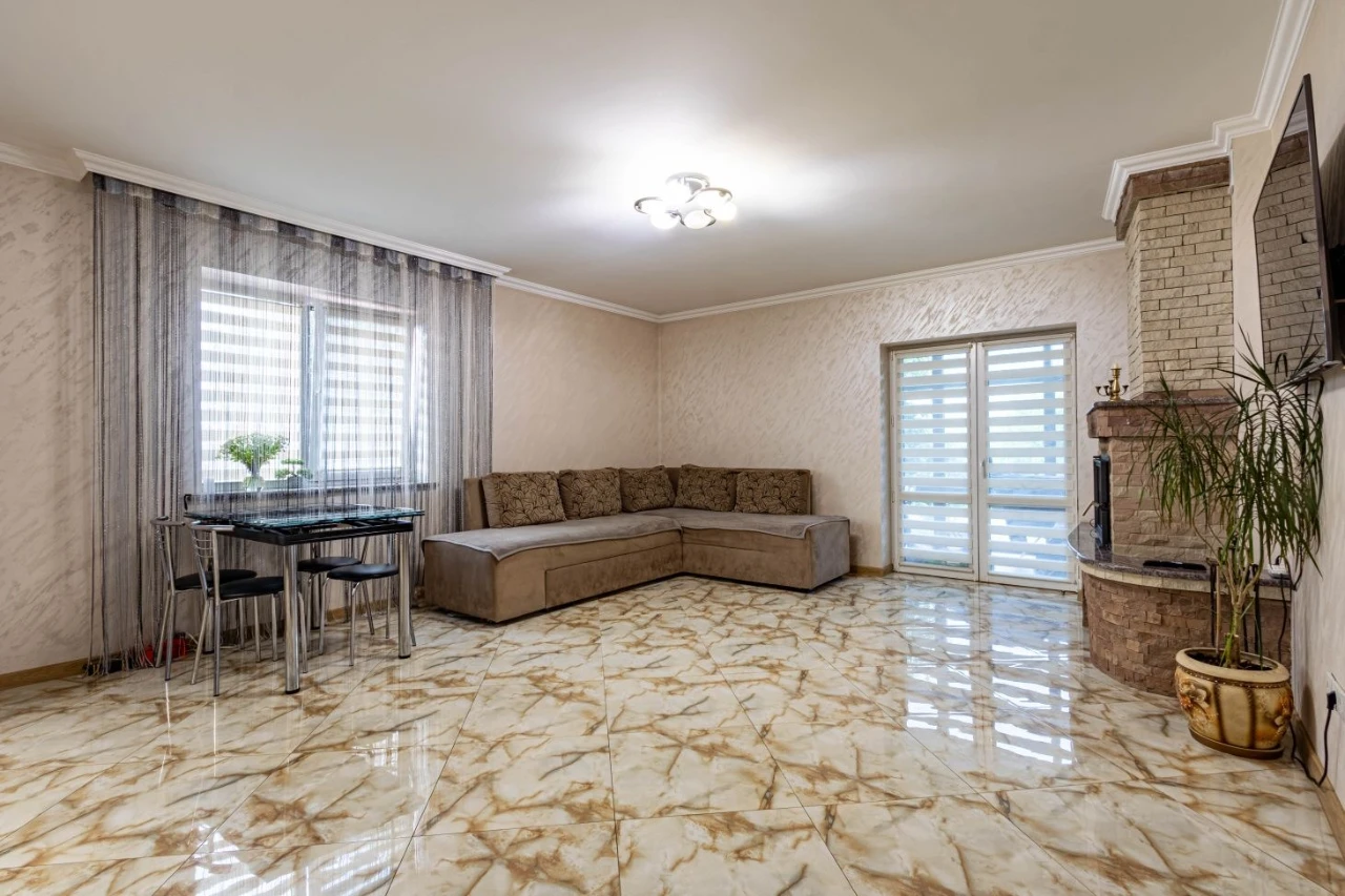 Продається  Будинок 125 м² з ремонтом | 20 соток | гараж | 5