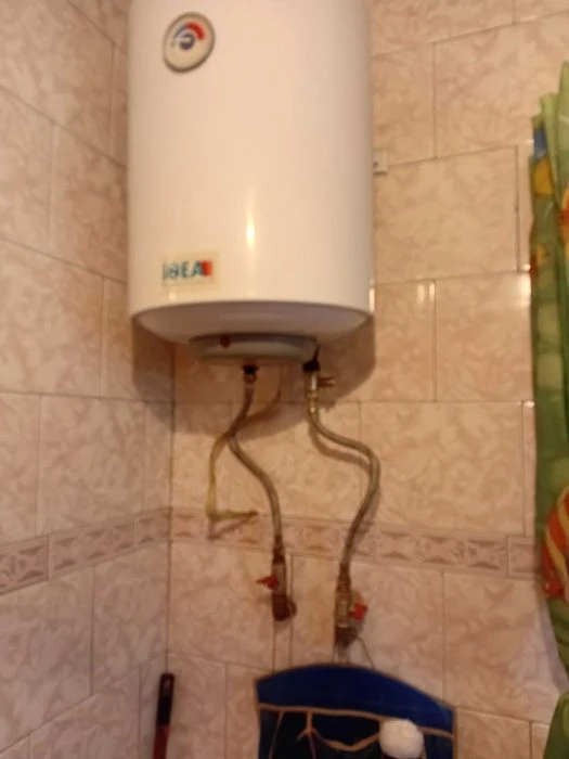 Продам будинок зі зручностями з кіоском на Калинці