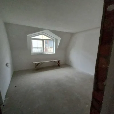 Продаж   Чернівці будинок 1/2 дуплекс 365м2