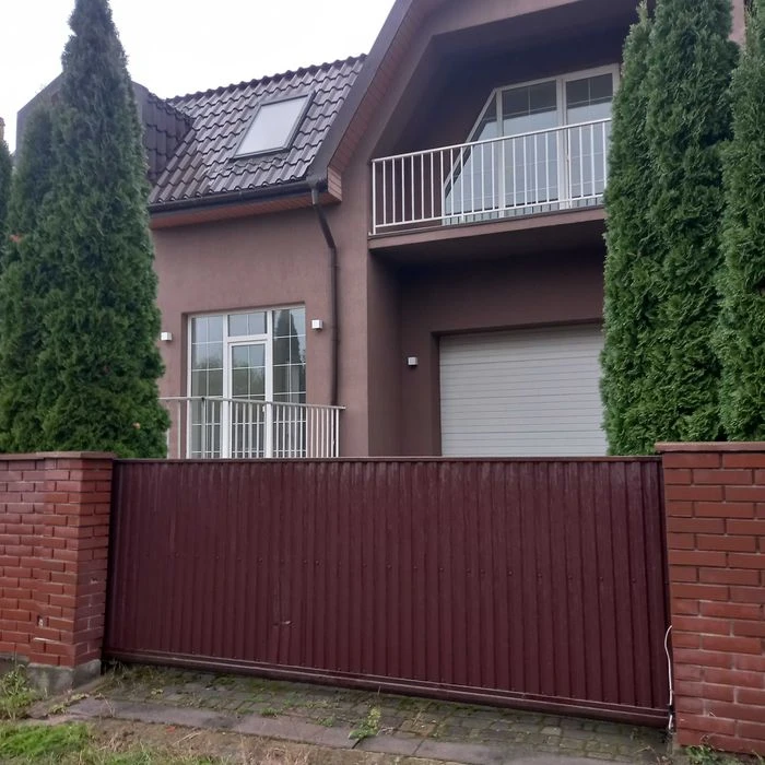 Продаж   Чернівці будинок 1/2 дуплекс 365м2