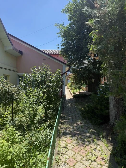 Продається 4кімнатний будинок з гостьовим домом вул.Маршала