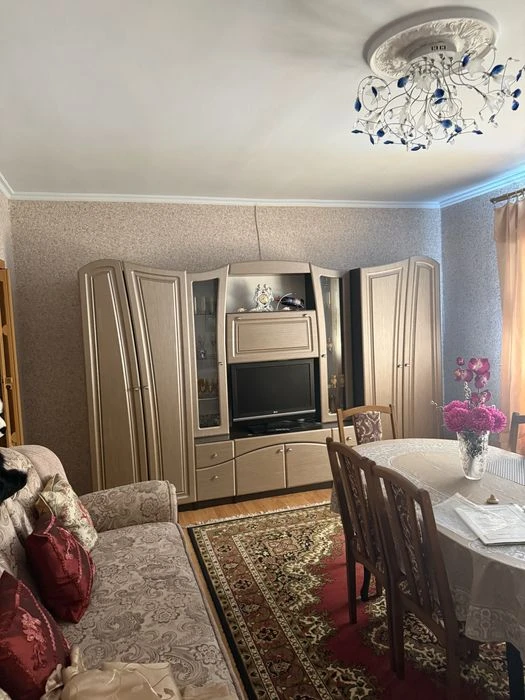 Продається 4кімнатний будинок з гостьовим домом вул.Маршала