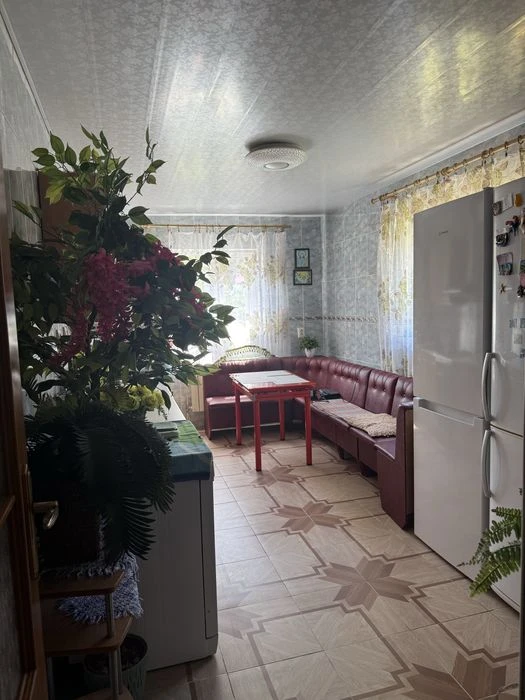 Продається 4кімнатний будинок з гостьовим домом вул.Маршала
